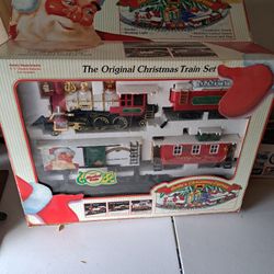 VINTAGE SANTA CHRISTMAS EXPRESS MUSICAL TRAIN 