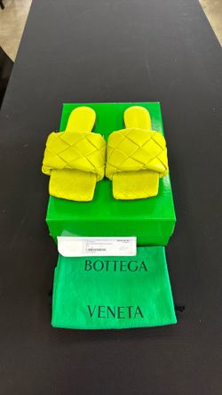 Bottega Veneta, Size 38