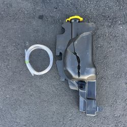 09-19 RAM Windshield Washer Reservoir Tank Bottle w/Level Sensor+Fluid Pump