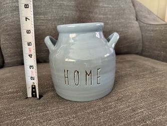 Cute vase / container
