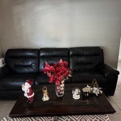 High-Quality Black Leather Sofa – Like new. To Sell ASAP