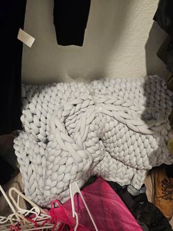 20 each weighted breaded blanket both light blue