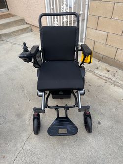 Electric wheelchair