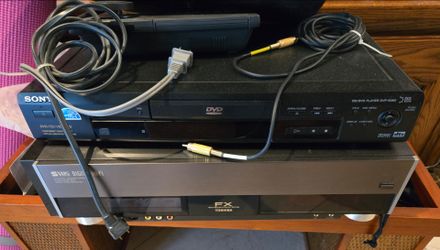 Toshiba Video Cassette Recorder S-VHS VCR model SV-F990 w/ Jog Wheel Remote control & Sony CD/DVD Player