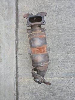 06 -13 Honda Civic 1.8 Exhasut Manifold Original OEM