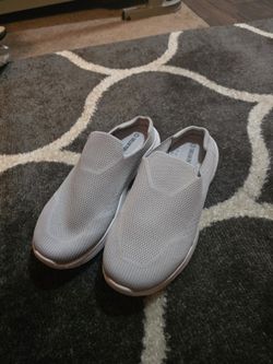slip on sneakers sized 11