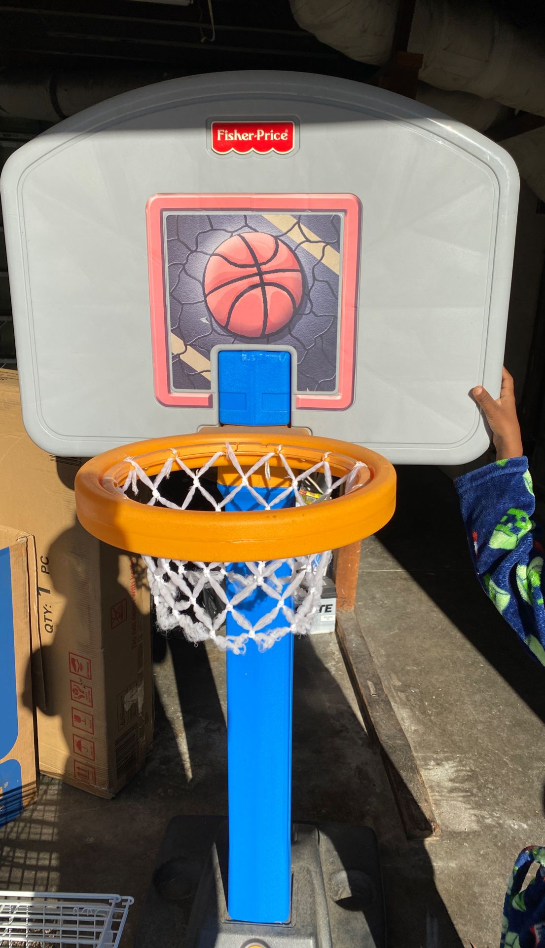 Basketball hoop