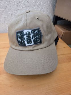 Bundle of 4 caps (baseball hat style)
