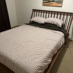 Queen Bed Frame - Spindle Wood