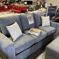 Beautiful Sleeper Sofa ✨ Easy Financing Options 👍😊 Free Delivery 🚚 