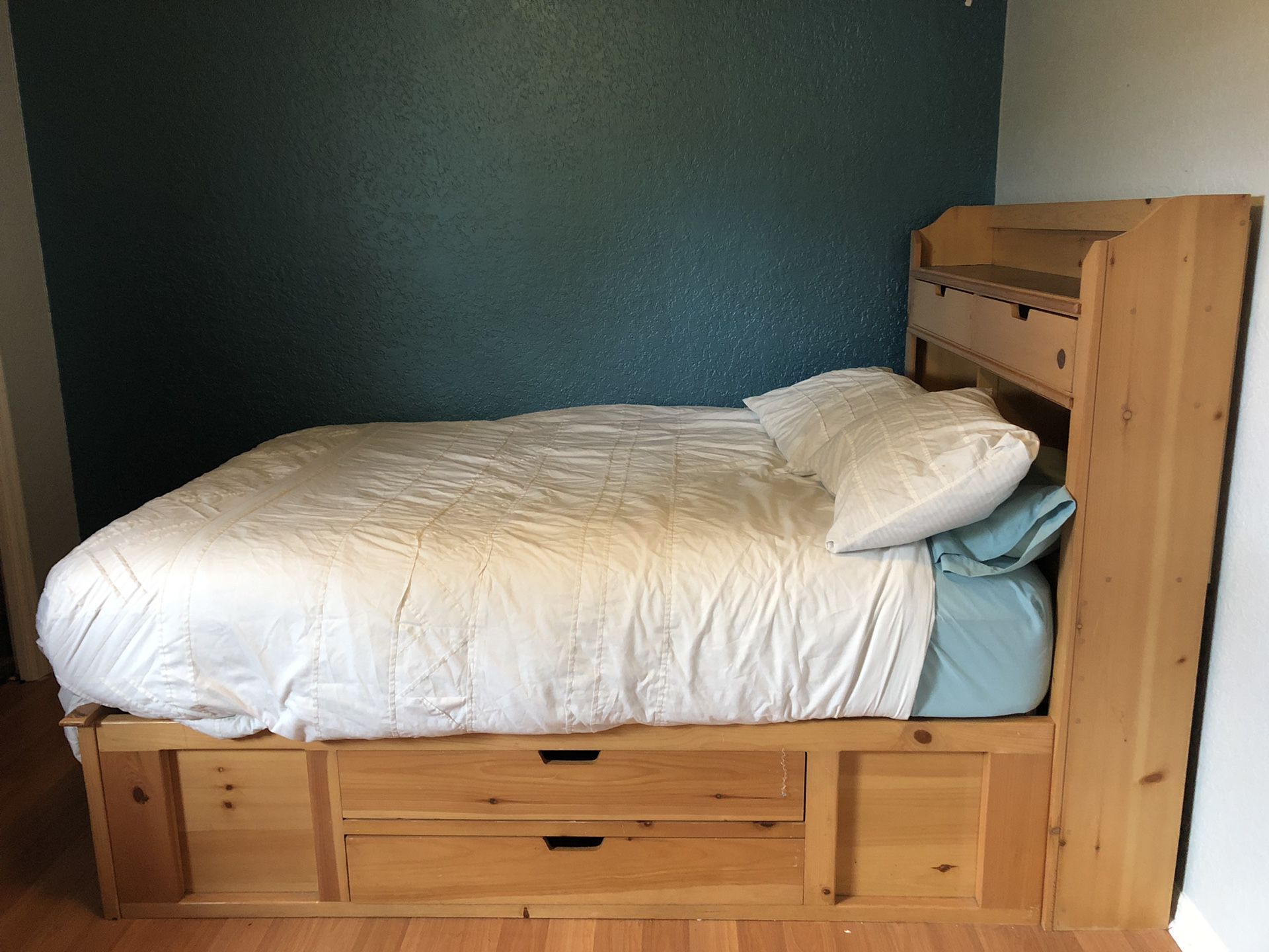 Real Wood Queen Bedroom Set