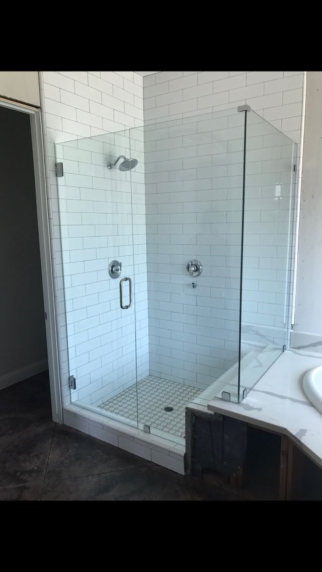 Frameless Showerdoors