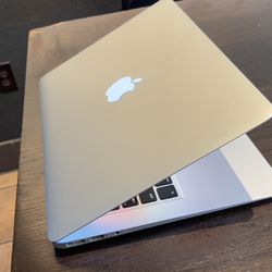 Apple MacBook Air 13” Core I5, 4GB ram, 128GBSSD FLASH STORAGE $200u