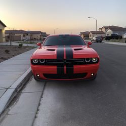 2019 SXT Dodge Challenger (GoMango Color)