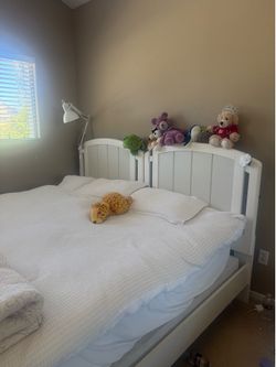 2 Twin Beds