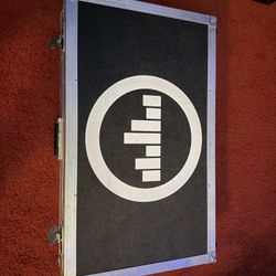 Temple Audio Board & Flight Case 