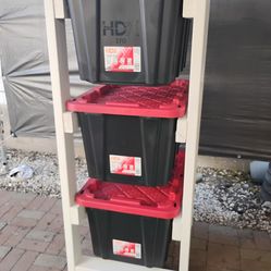 Storage totes