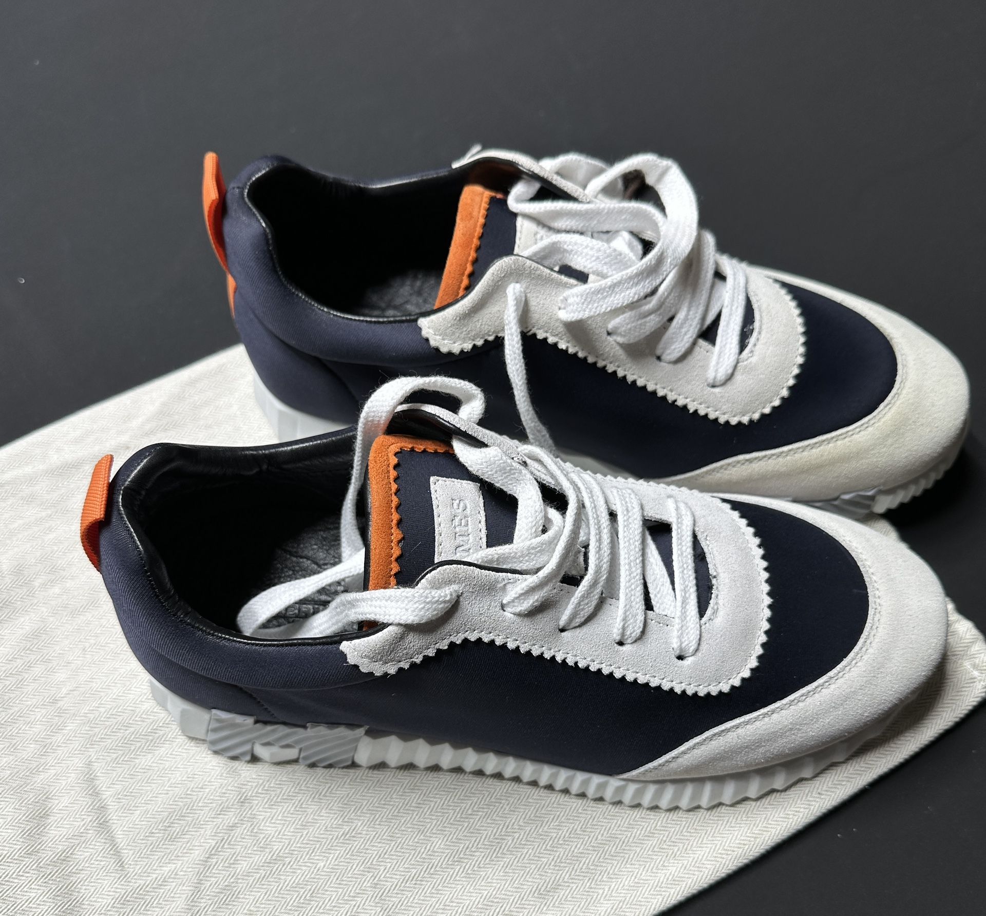 HERMES Bouncing Sneakers 