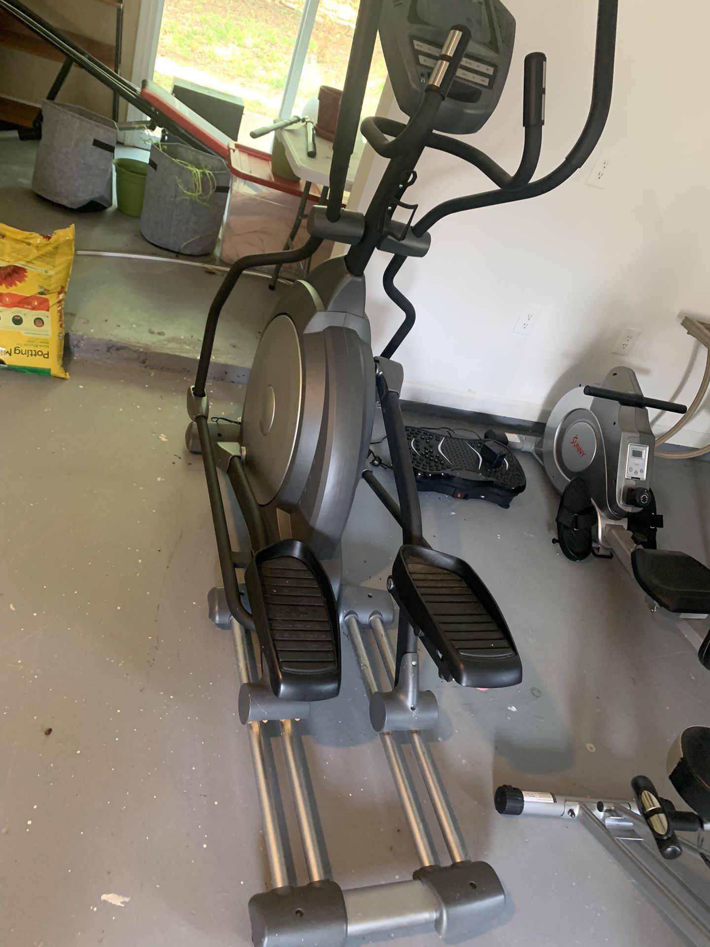 The Spirit Esprit EL-455 elliptical . Pre-owned And Still In Great Condition $800 OBO