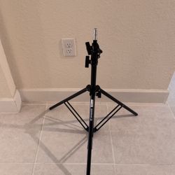 Avenger Light Stand (Black, 7.8')