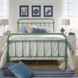 Antique Graceful Victorian Iron Metal Bed - Green Meadow, Queen (Queen Size)