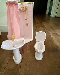 Dolls bathroom set
