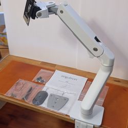 Ergotron HX Heavy Duty Ultrawide Monitor Arm (White) w/ HD Pivot / 75x75mm & 100x100mm VESA