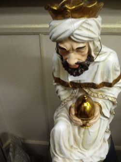 Awesome king statue very detailed