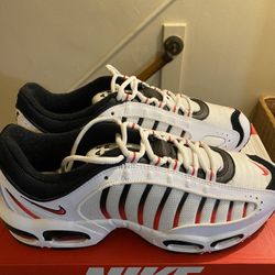 Nike Air Max Tailwind IV.  Size: 11