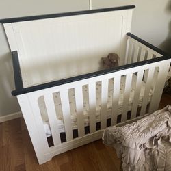 Baby/ Toddler Crib
