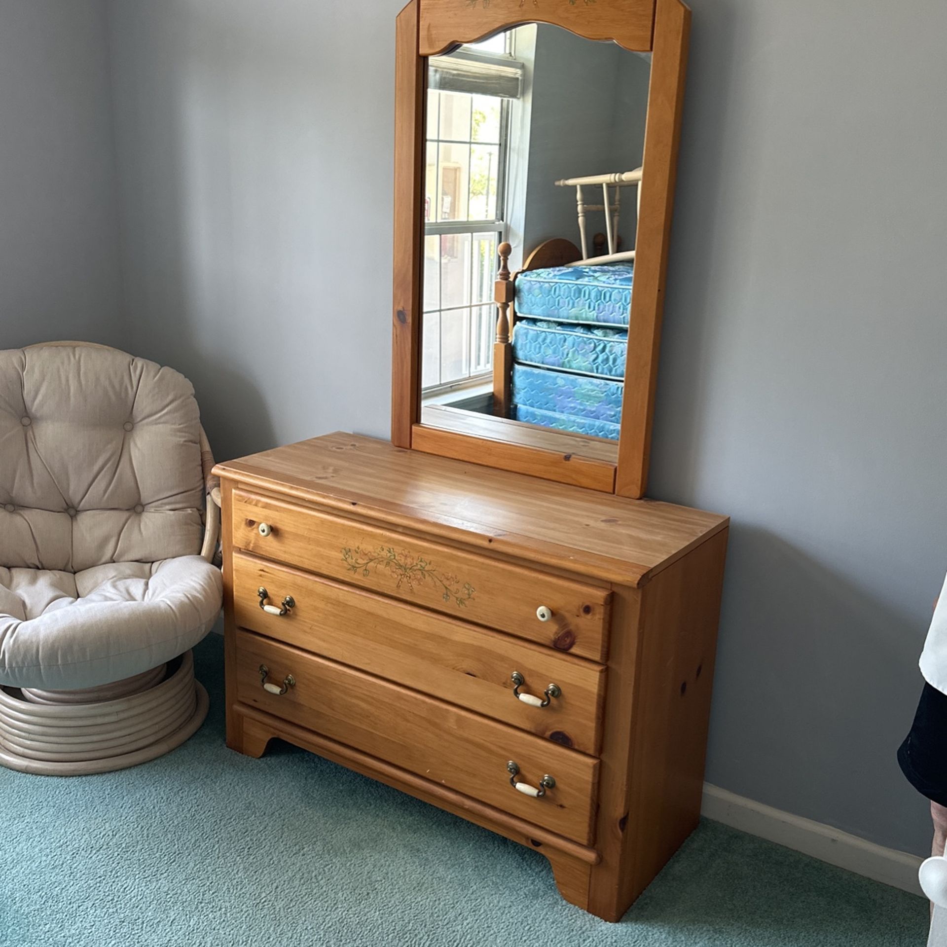 Twin Bedroom Suit And Mattresses