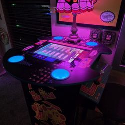 Arcade 1Up Ms Pacman Pub Table 