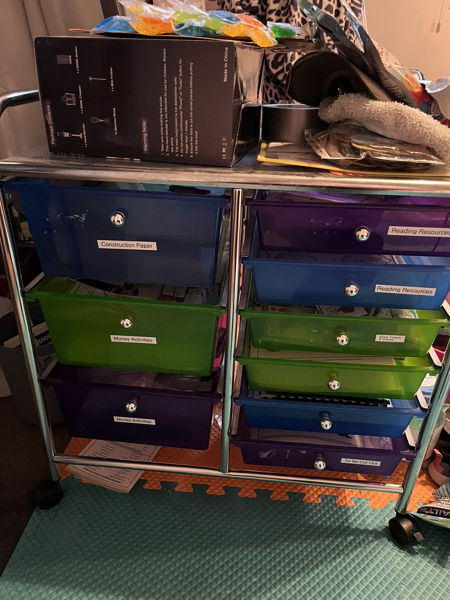 Classroom cart $15