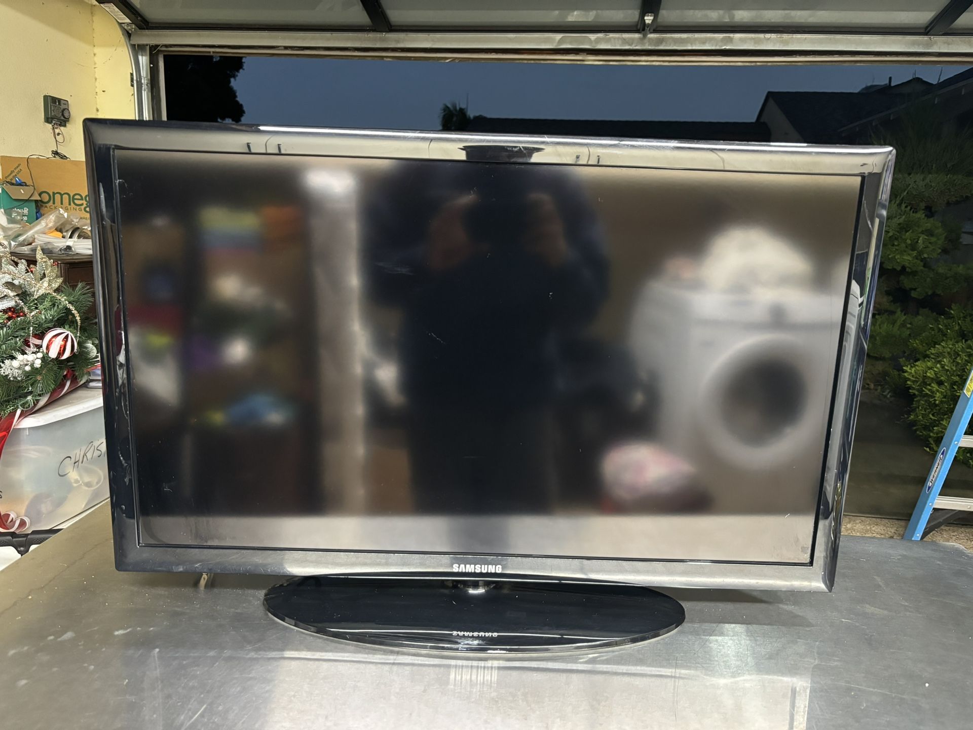 Samsung  32 inch LED TV HDMI Flat Screen Television