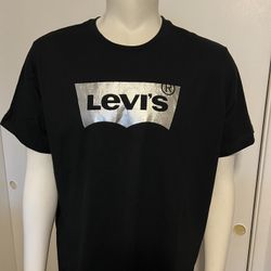 Levi’s Tee