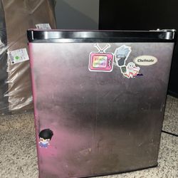 mini fridge 