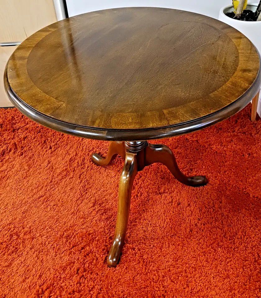  Antique Colonial Williamsburg Mahogany Inlay Round Side Table RARE