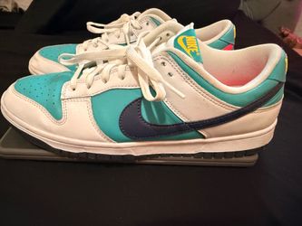 Nike dunks low top sneakers