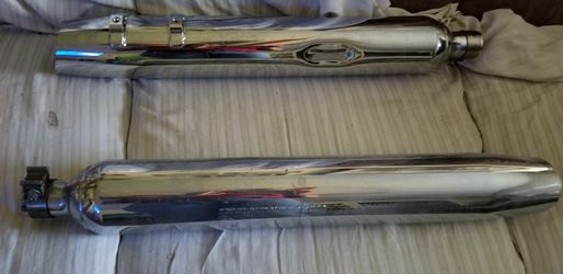 08 HD Roadglide stock mufflers