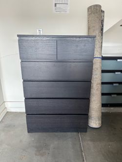 Modern Black 5-Drawer Dresser – Great Condition