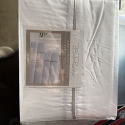 NEW queen Size Bedding