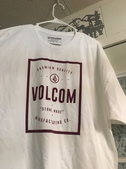 New VOLCOM tee $7 obo