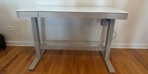 Up and down desk almost new works great