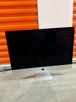 Apple iMac Desktop Computer