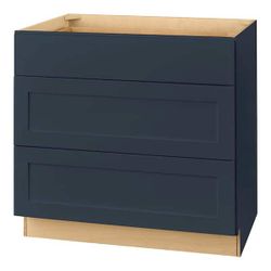 Hampton Bay
Avondale 36 in. W x 24 in. D x 34.5 in. H Ready to Assemble Plywood Shaker Drawer Base Kitchen Cabinet in Ink Blue