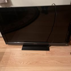 Sony 35 In Tv Flat Screen (not Smart)