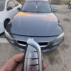 Car keys/Fobs/Llaves de Autos