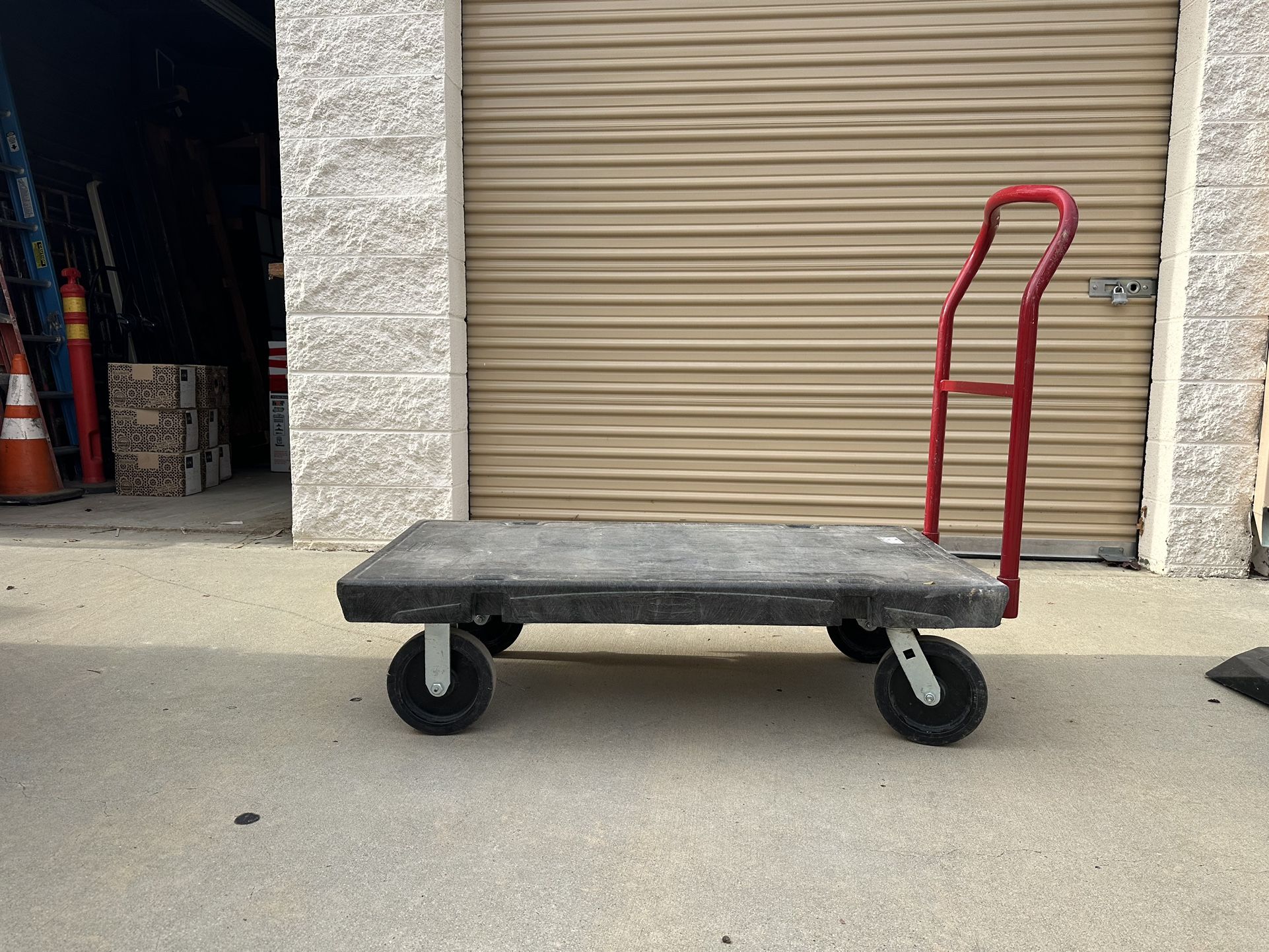 Rubbermaid Flat Cart