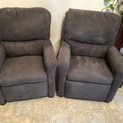 2 Children’s Grey Recliners 