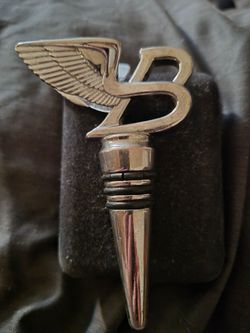 Bentley motors flying B wine bottle stopper